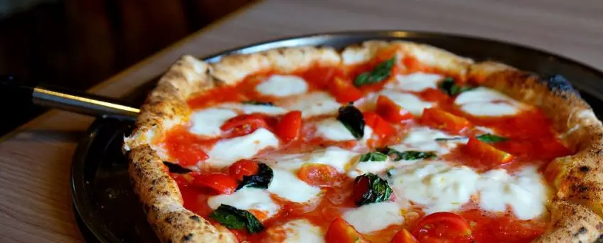 Neapolitan Pizza Margherita