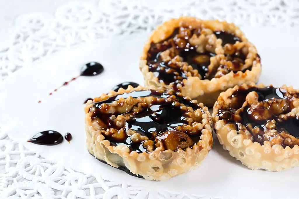 Cartellate Filled With Figs Syrup